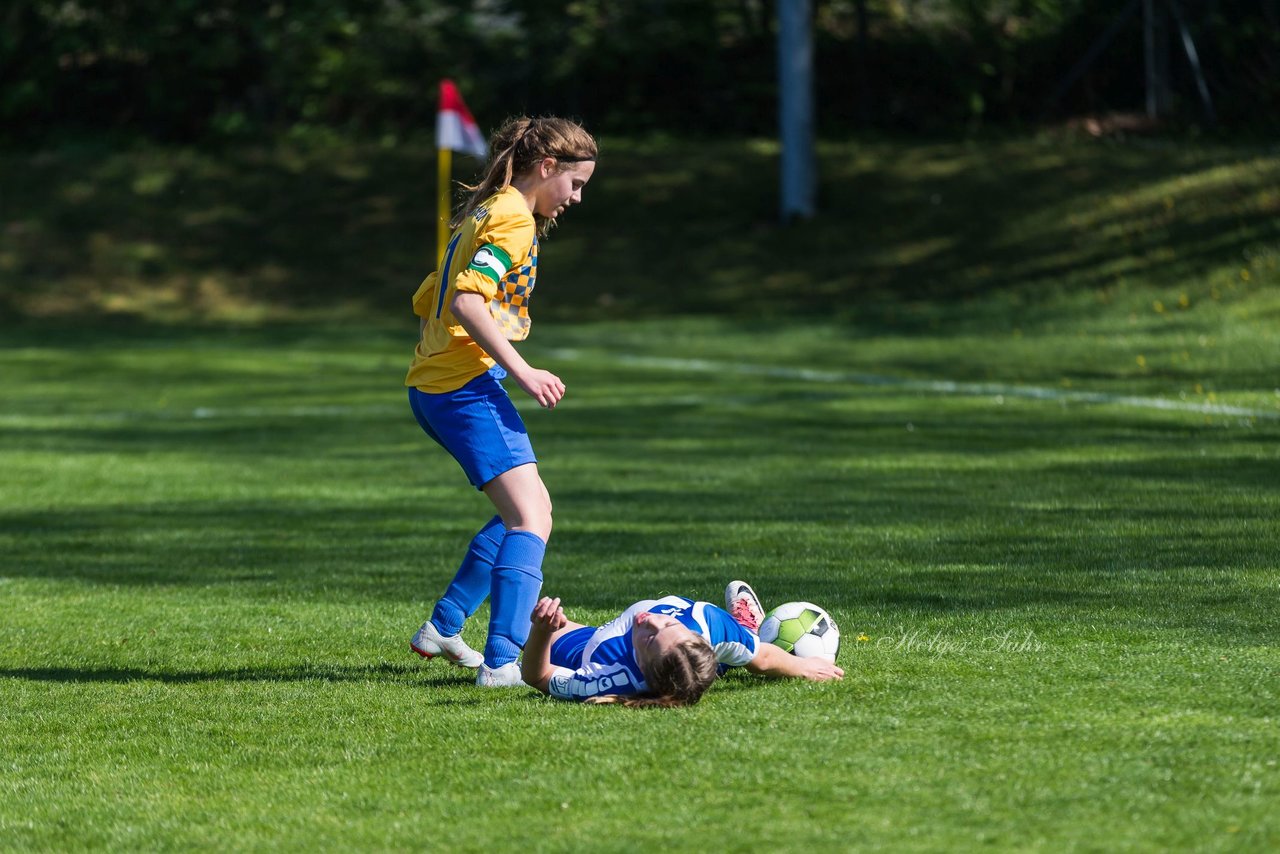 Bild 211 - B-Juniorinnen Bramstedter TS - SSV Hennstedt : Ergebnis: 3:7